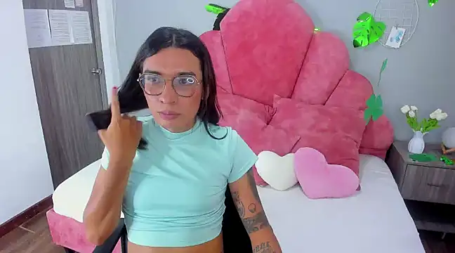 LauraaGomezz   online show from March 2025 10:28:01 PM