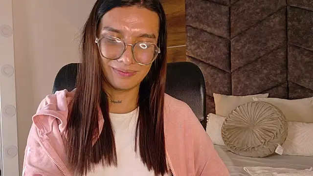 LauraaGomezz   online show from September 2025 11:39:02 PM