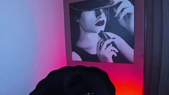 Snapshot of QueenOfHaze chatting on November 2025 03:22:02 PM QueenOfHaze online show from November 2025 03:22:02 PM