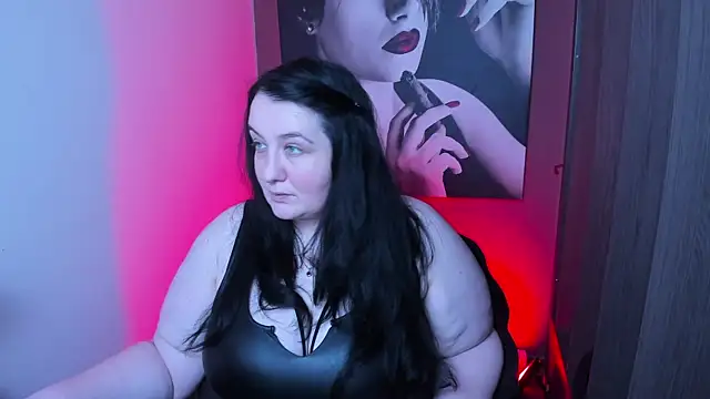 Snapshot of QueenOfHaze chatting on November 2025 11:57:02 AM QueenOfHaze online show from November 2025 11:57:02 AM