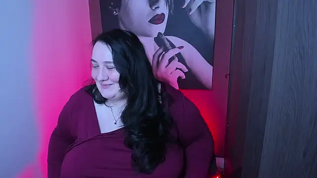 Snapshot of QueenOfHaze chatting on December 2025 08:29:02 AM QueenOfHaze online show from December 2025 08:29:02 AM