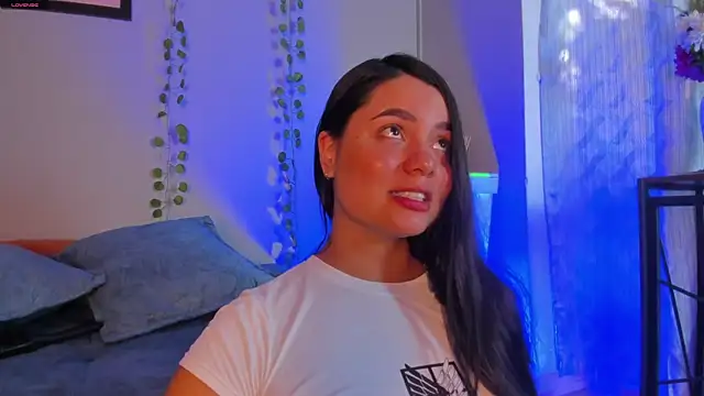 Snapshot of evaa_greey chatting on December 2025 08:07:02 PM evaa greey online show from December 2025 08:07:02 PM