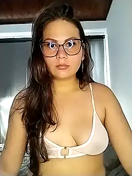 Vale Saenzz online show from February 2025 07:07:01 PM