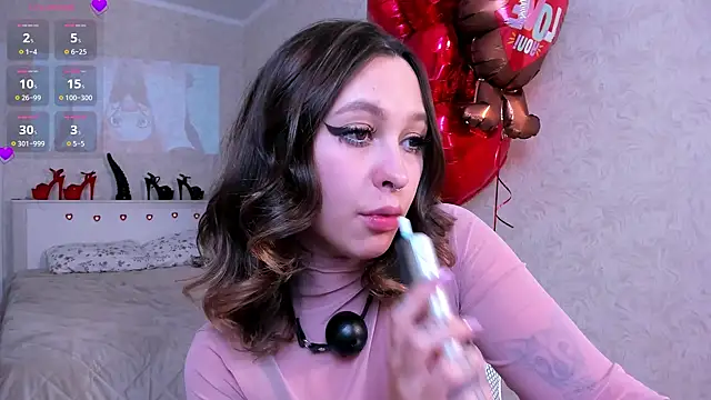 KarolineNeuer online show from February 2025 11:04:02 PM