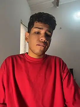 Snapshot of Santiago-Thompson chatting on November 2025 05:34:02 PM Santiago-Thompson online show from November 2025 05:34:02 PM