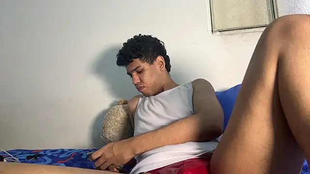 Snapshot of Santiago-Thompson chatting on December 2025 06:57:02 PM Santiago-Thompson online show from December 2025 06:57:02 PM