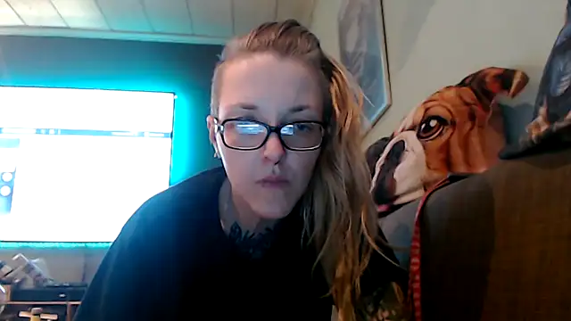 Snapshot of Astrid-Gilbert chatting on January 2025 06:57:01 PM Astrid-Gilbert online show from January 2025 06:57:01 PM