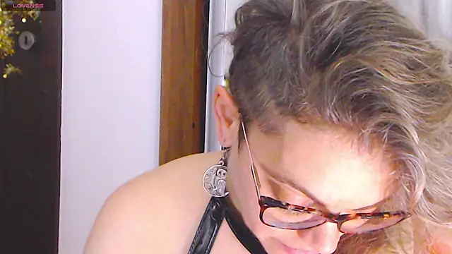 Snapshot of Ju-Hot chatting on February 2025 07:21:01 PM Ju-Hot online show from February 2025 07:21:01 PM