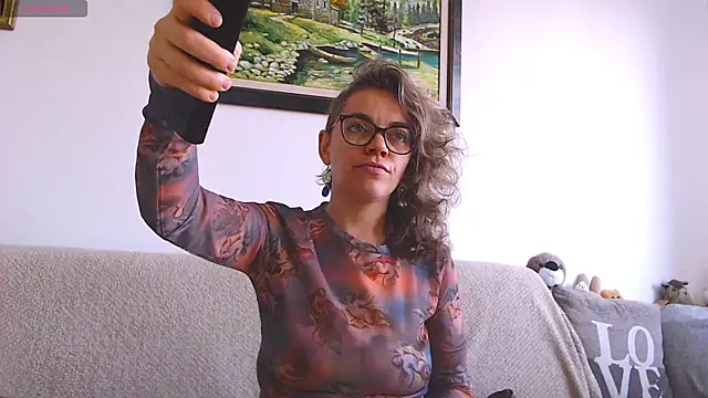 Snapshot of Ju-Hot chatting on March 2025 03:37:02 PM Ju-Hot online show from March 2025 03:37:02 PM