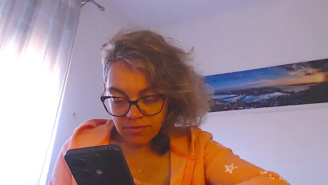 Snapshot of Ju-Hot chatting on October 2025 03:02:02 PM Ju-Hot online show from October 2025 03:02:02 PM