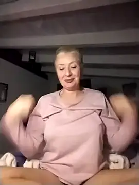 Snapshot of divinaerotica chatting on December 2025 06:01:02 PM divinaerotica online show from December 2025 06:01:02 PM