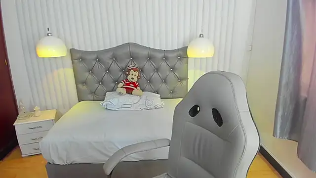 Snapshot of mia_vanucci1 chatting on September 2025 07:30:02 PM mia vanucci1 online show from September 2025 07:30:02 PM