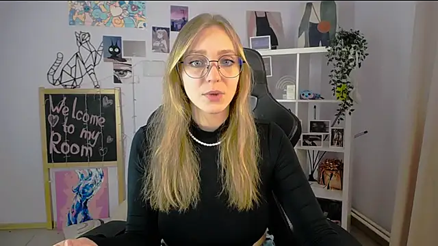 VeronicaAndersen online show from March 2025 05:28:01 PM