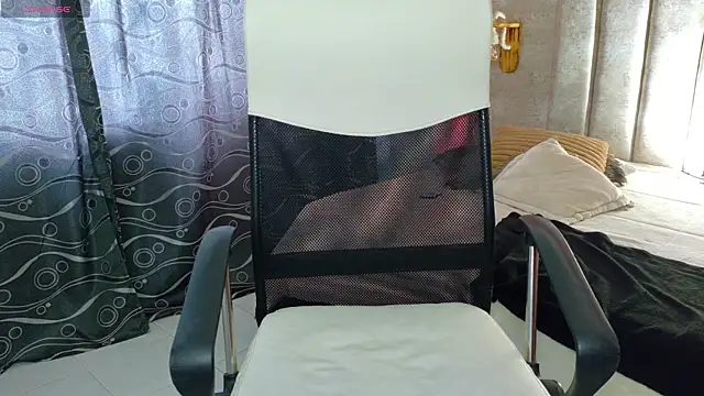 Snapshot of Alektra_bryce chatting on September 2025 08:11:02 PM Alektra bryce online show from September 2025 08:11:02 PM