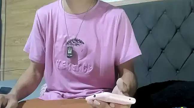 Snapshot of guyeifmaxiro chatting on February 2025 07:42:02 PM guyeifmaxiro online show from February 2025 07:42:02 PM