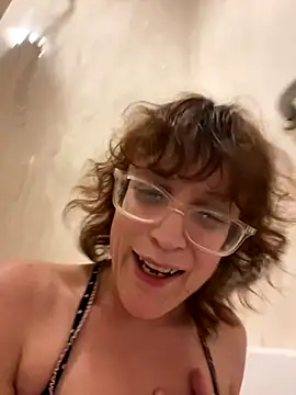 Snapshot of grassXass420 chatting on October 2025 01:03:02 AM grassXass420 online show from October 2025 01:03:02 AM