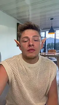 Snapshot of Angel_Montiell chatting on October 2025 10:11:02 PM Angel Montiell online show from October 2025 10:11:02 PM