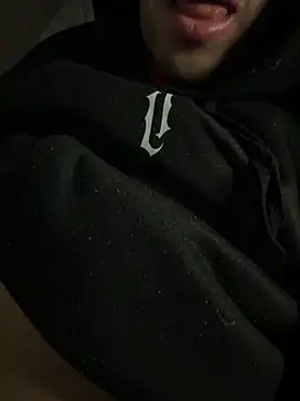 yaxxx03 online show from October 2025 03:36:01 PM