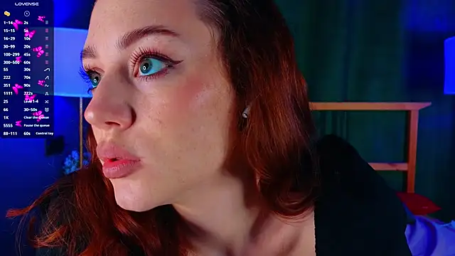 StacyWatts online show from November 2025 08:33:02 PM