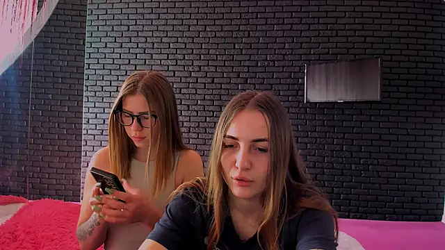 vikky s1 online show from March 2025 12:01:02 PM