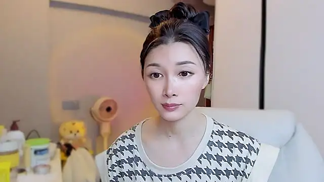 Snapshot of A_dabo chatting on November 2025 07:05:02 PM A dabo online show from November 2025 07:05:02 PM