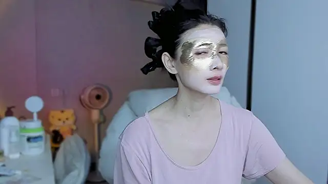 Snapshot of A_dabo chatting on November 2025 02:10:01 PM A dabo online show from November 2025 02:10:01 PM