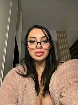 Snapshot of Mia_Splash chatting on December 2025 01:07:01 PM Mia Splash online show from December 2025 01:07:01 PM