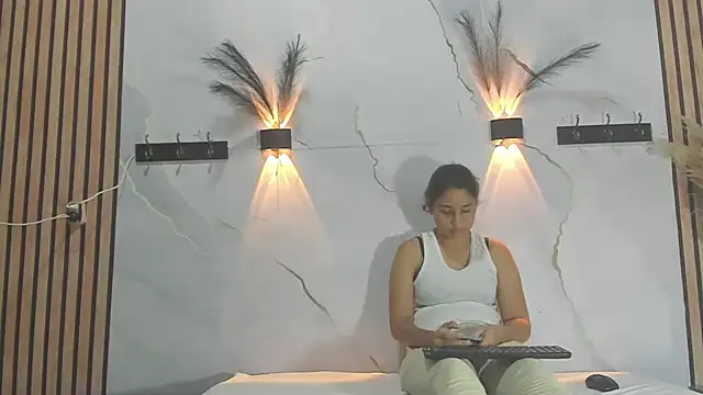 ElizaAndQuisha online show from September 2025 01:02:01 PM