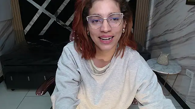 Snapshot of Angeles_v chatting on March 2025 02:04:02 AM Angeles v online show from March 2025 02:04:02 AM