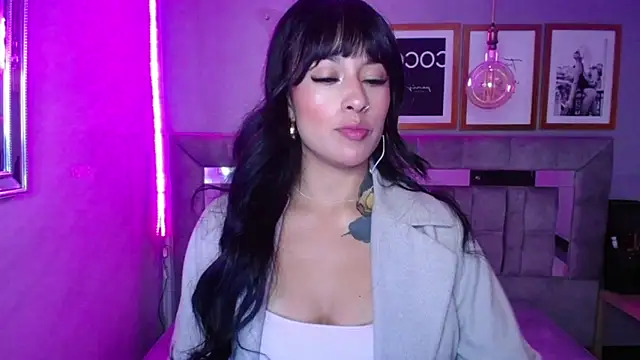 Snapshot of Isabella_Collen_v chatting on March 2025 12:34:01 PM Isabella Collen v online show from March 2025 12:34:01 PM