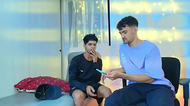 Snapshot of Miguel_bigcock chatting on December 2025 11:09:02 PM Miguel bigcock online show from December 2025 11:09:02 PM