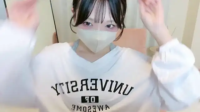 Snapshot of mami-pokoch chatting on November 2025 09:45:01 AM mami-pokoch online show from November 2025 09:45:01 AM