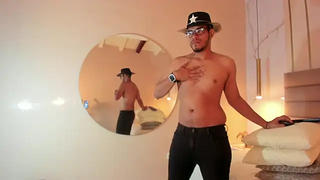 Snapshot of ETHAN_DRAVEN chatting on October 2025 07:34:01 PM ETHAN DRAVEN online show from October 2025 07:34:01 PM