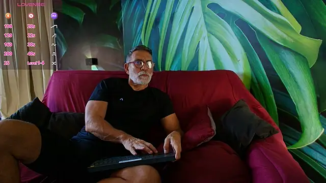 LukeCrews online show from September 2025 05:23:01 PM