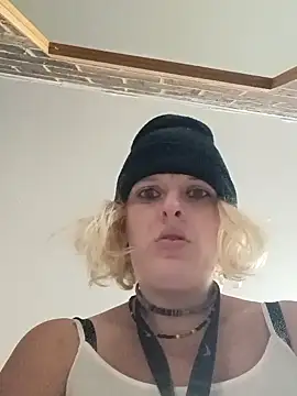 Snapshot of KITTYBOOBOOFUXX chatting on October 2025 01:46:01 AM KITTYBOOBOOFUXX online show from October 2025 01:46:01 AM