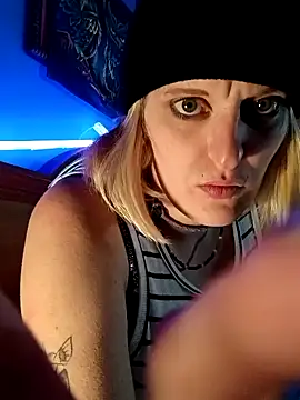 Snapshot of KITTYBOOBOOFUXX chatting on November 2025 06:25:01 AM KITTYBOOBOOFUXX online show from November 2025 06:25:01 AM