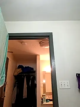 Snapshot of KITTYBOOBOOFUXX chatting on November 2025 05:06:01 AM KITTYBOOBOOFUXX online show from November 2025 05:06:01 AM