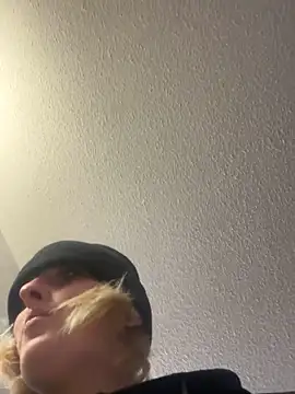 Snapshot of KITTYBOOBOOFUXX chatting on December 2025 07:13:02 AM KITTYBOOBOOFUXX online show from December 2025 07:13:02 AM