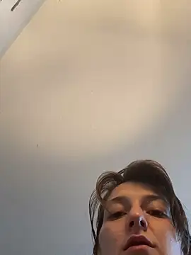 Snapshot of 2brokegirlz chatting on March 2025 09:38:02 PM 2brokegirlz online show from March 2025 09:38:02 PM