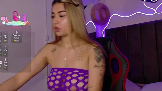 natasha  black online show from September 2025 07:40:02 PM