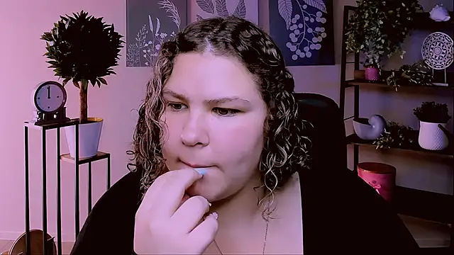 Snapshot of FlorenceAnderson chatting on September 2025 09:09:01 AM FlorenceAnderson online show from September 2025 09:09:01 AM
