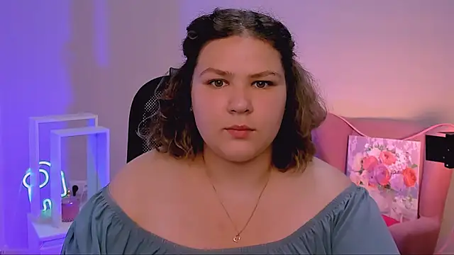 Snapshot of FlorenceAnderson chatting on September 2025 09:20:01 AM FlorenceAnderson online show from September 2025 09:20:01 AM