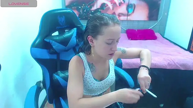 perla purpura online show from September 2025 01:00:02 PM