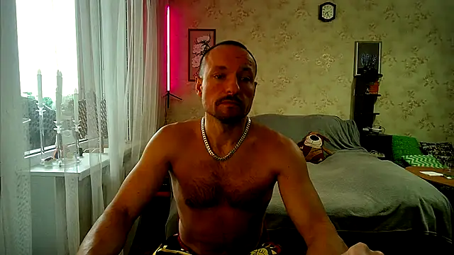Masya MaxUA online show from October 2025 08:20:01 AM