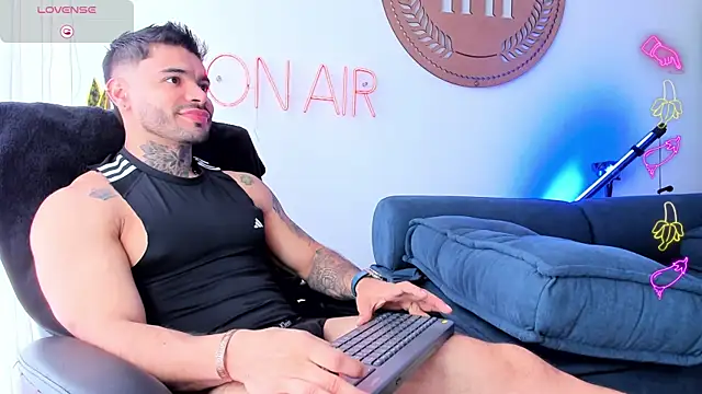 thiagoferrari2 online show from October 2025 05:01:01 PM