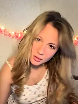 Snapshot of mollygirll chatting on October 2025 04:05:02 PM mollygirll online show from October 2025 04:05:02 PM