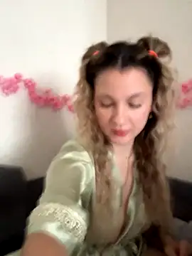 Snapshot of mollygirll chatting on October 2025 09:32:02 AM mollygirll online show from October 2025 09:32:02 AM