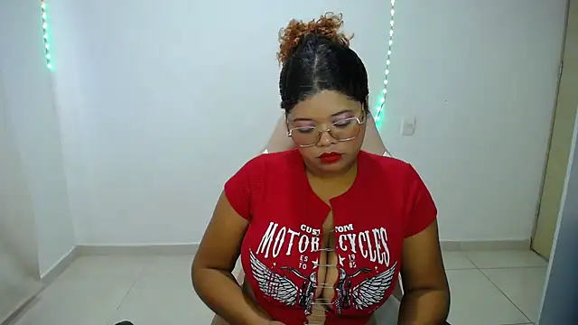 Snapshot of natalietits1 chatting on December 2025 05:44:02 PM natalietits1 online show from December 2025 05:44:02 PM