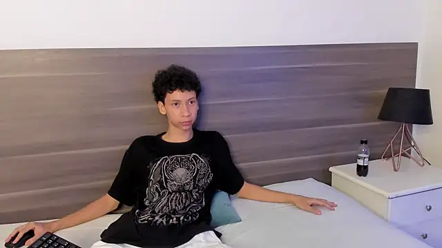 Andrew Thompson333 online show from March 2025 07:00:02 AM