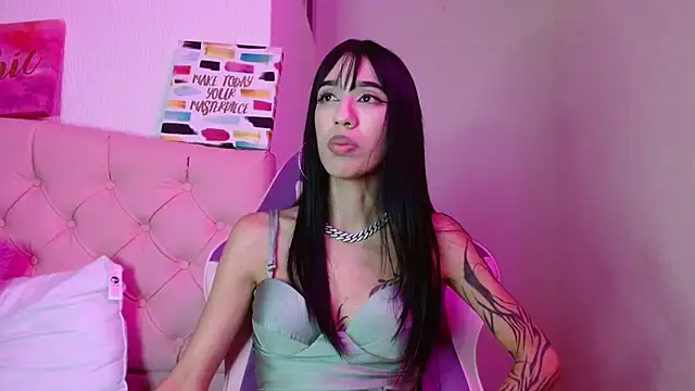 London Sophia19 online show from September 2025 03:19:01 AM